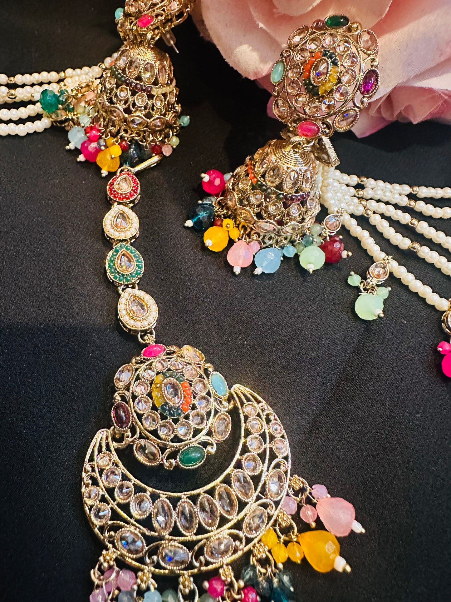 Multi Tikka Set with Jhumki and detachable saharas